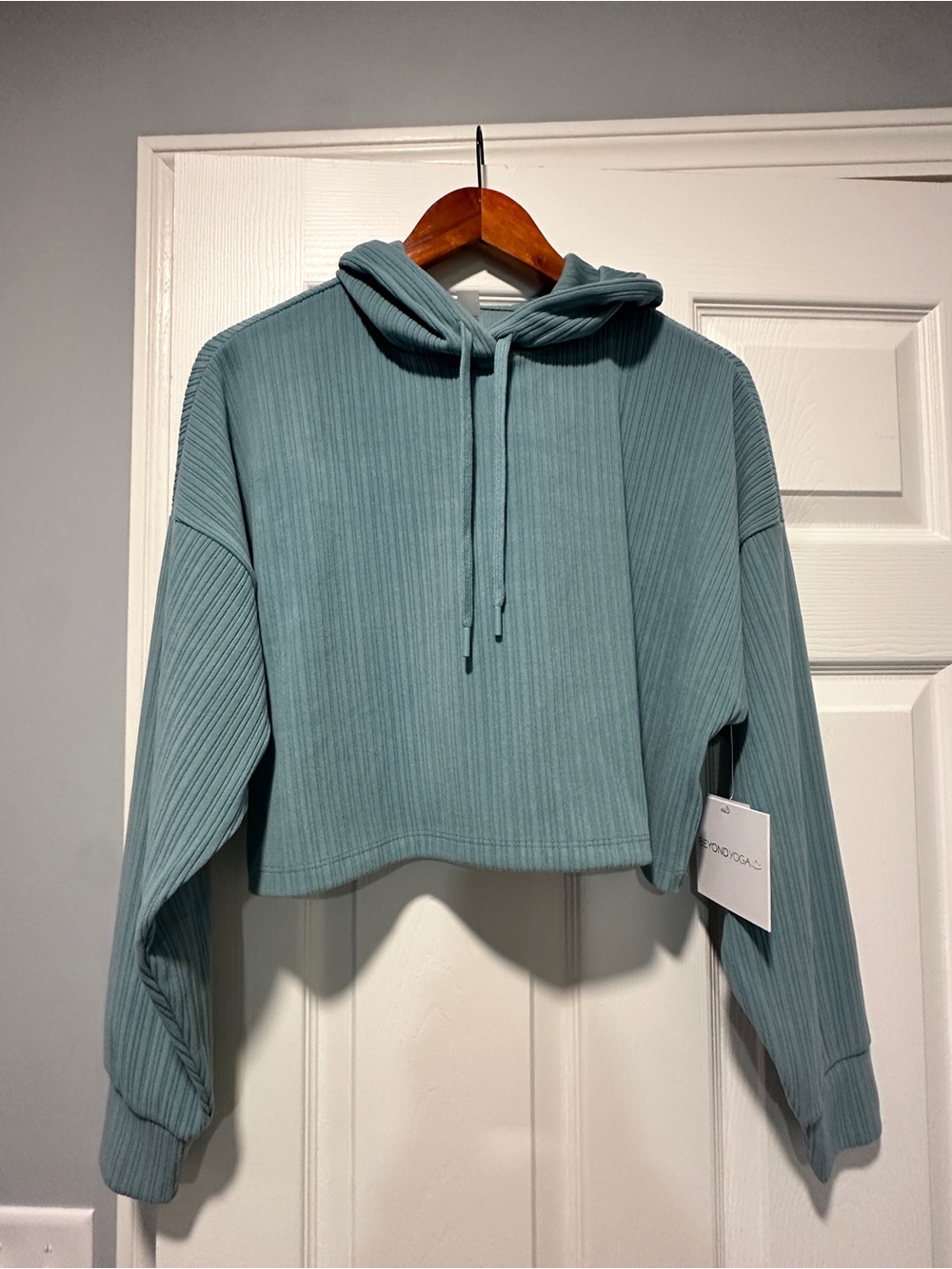 Beyond Yoga Ribbed Cropped Hoodie - Seafoam
